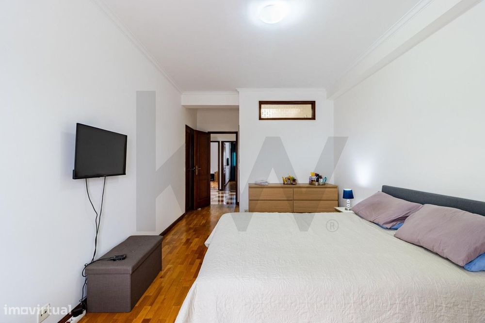 Apartamento T3 em São João da Madeira - com varandas, Localização Estr