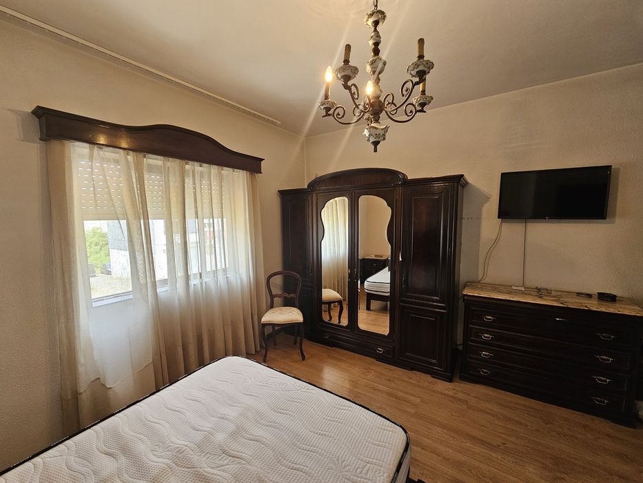Quarto completo antigo