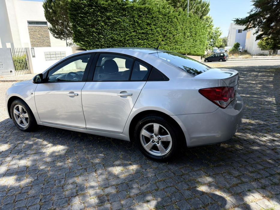 Chevrolet Cruze 1.6  LS 2010