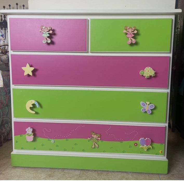 Comoda quarto menina