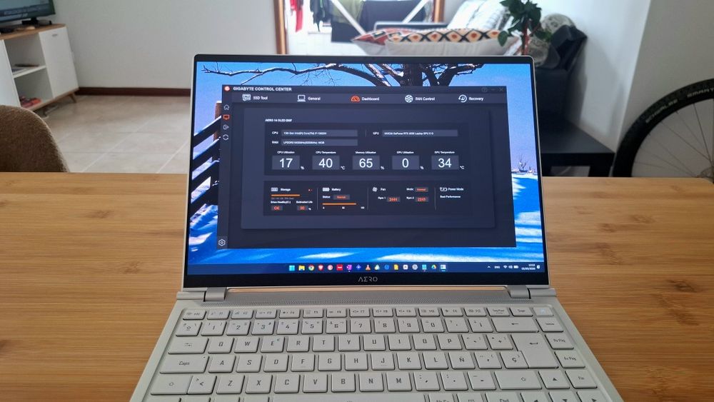 Gigabyte AERO 14 OLED | i7-13700H | RTX 4050 | 16GB | 512GB | Como novo