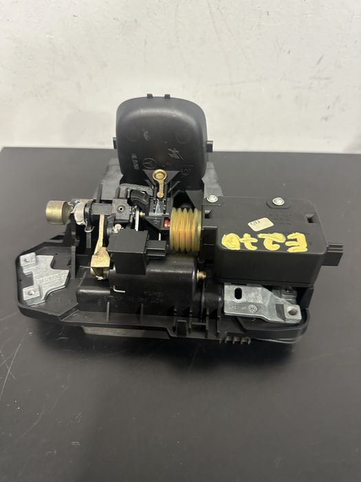 fechadura da mala mercedes w211 e270