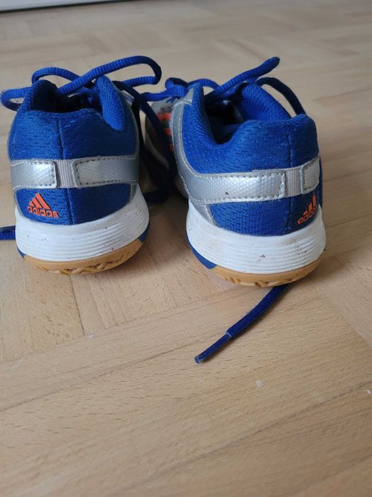 Buty dziecięce Adidasa, rozmiar 28