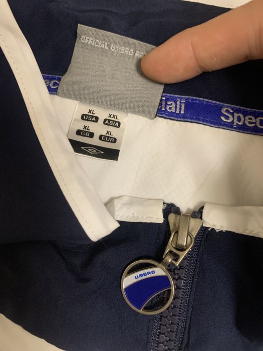 вітровка umbro