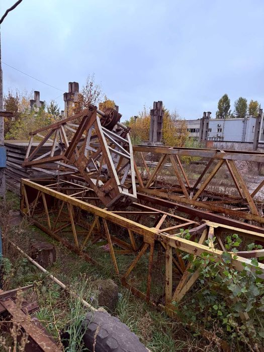 Продам стрелы на кран МКГ-25БР