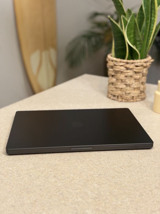 MacBook Pro 16” M3 Max 16CPU / 40GPU | 128 GB RAM | 1 TB | Space Black