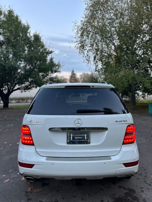 Mercedes- ML 2010рік 3.0D