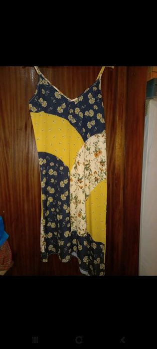 Vestido fresco e original, de verão e desigual na base - S - Lefties