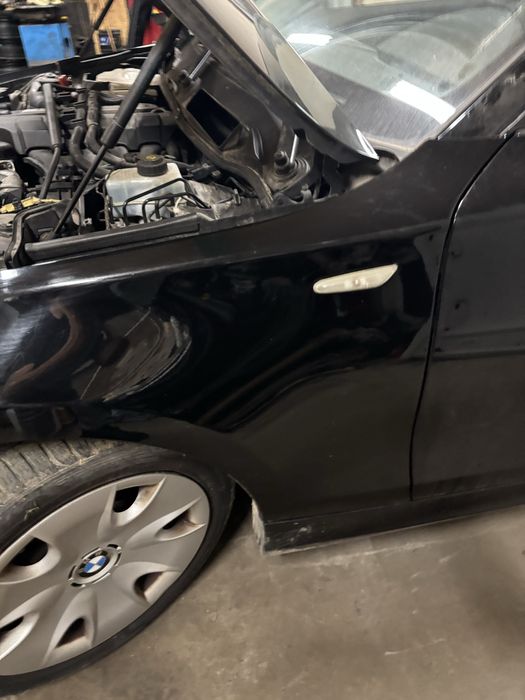 Błotnik bmw e81 e87 schawrz 2