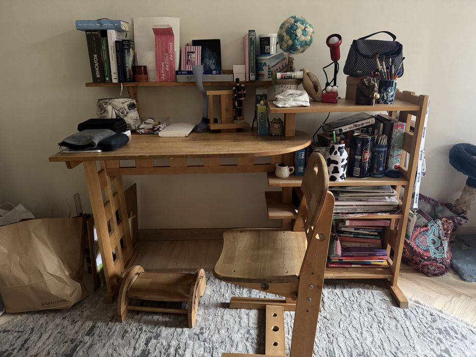 Стол-парта и Комод