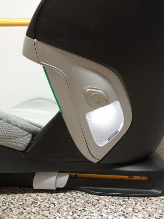 Cadeira auto, marca Bébé Confort, 3,5-12 anos, muito bom estado