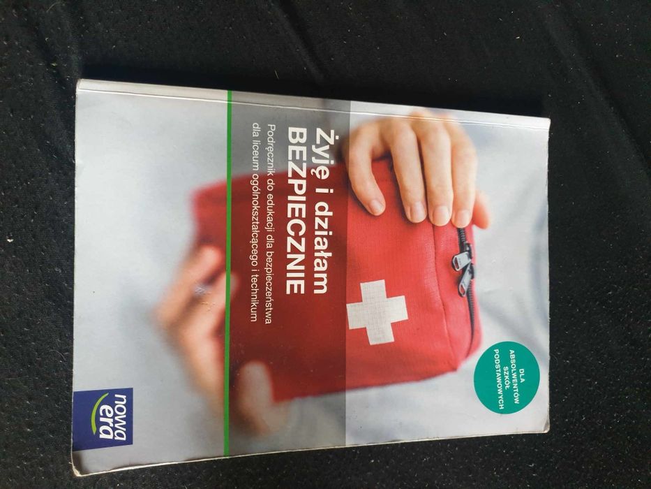 Podręczniki i ćwiczenia żyję i działam bezpiecznie