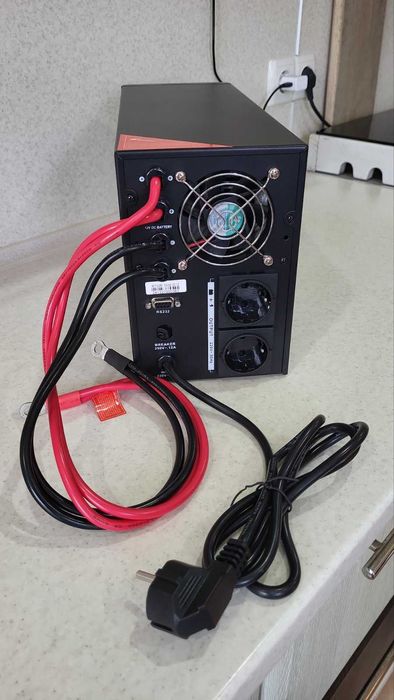 ДБЖ з правильною синусоїдою RITAR RTSW-1500 LCD.