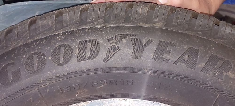 Opony zimowe 5x112 GoodYear+alufelgi Audi