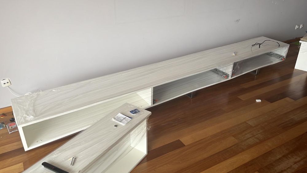 Móvel Branco de Sala em MDF com Gavetas