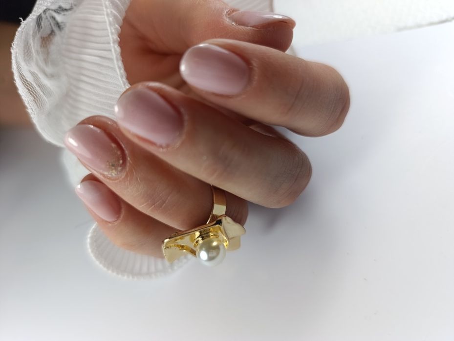 Stylizacja paznokci. Manicure i pedicure. Hybryda, żel