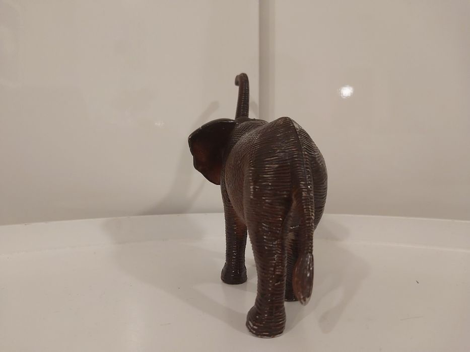 3 figurki prehistorycznych zwierząt