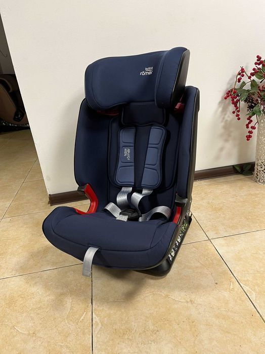 Автокрісло Britax Romer ADVANSAFIX IV M Група 1/2/3 (9-36кг) детское автокресло 9-36