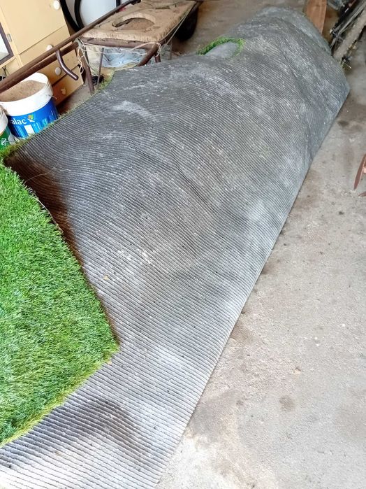 Vendo dois rolos de relva 2x10mts =20mts2 cada