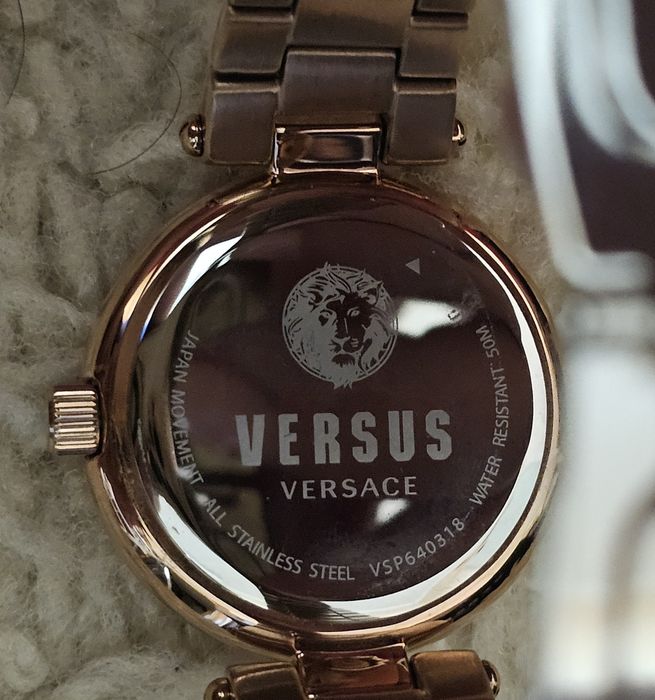 Жіночий годинник Versace Versus  годинник