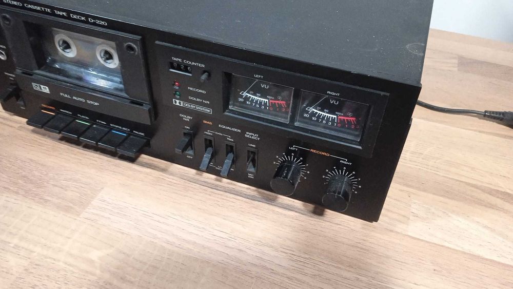 Magnetofon deck Hitachi D-220