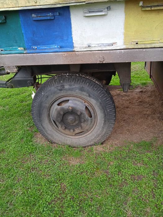 Бджоло павільйон,прицеп для бджіл на платформі зіл