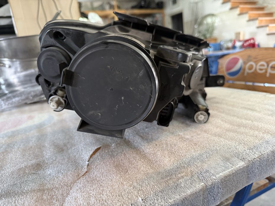 Фара ліва Volkswagen passat  b6 3C0 941 005 T