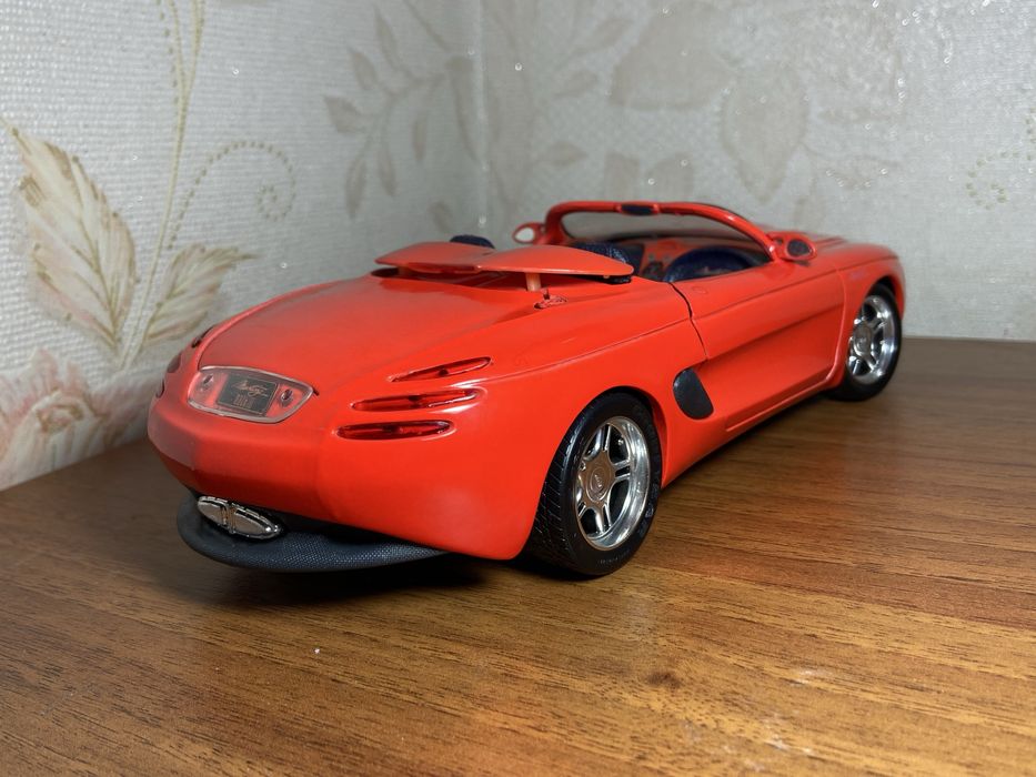 Ford Mustang Mach III Red 1/18 Maisto