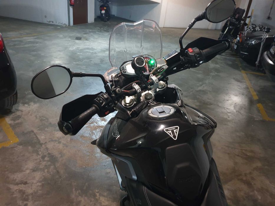 Moto triumph tiger xrx 800
