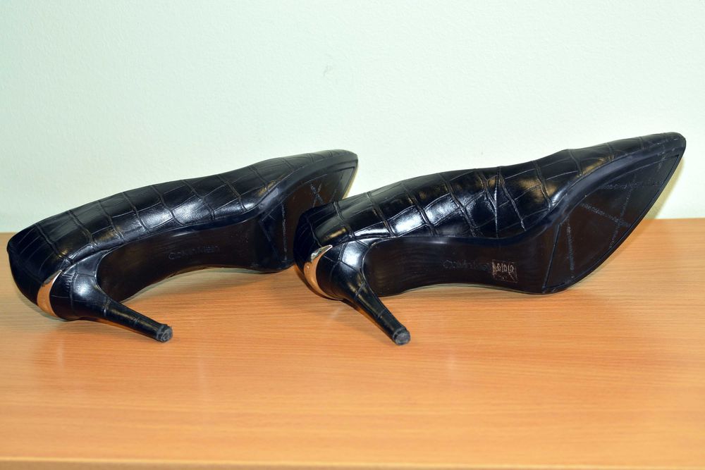 Buty damskie szpilki czółenka Calvin Klein czarne rozmiar 39,5