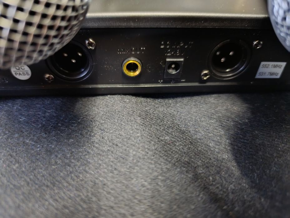 Microfones sem fio profissionais UHF novos