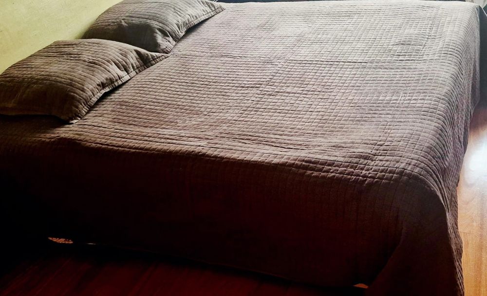 Colcha Acolchoada Castanha