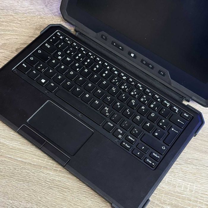 Захищений Ноутбук-планшет Dell Latitude 7212 11.6 i5-7300U 8/1000 SSD