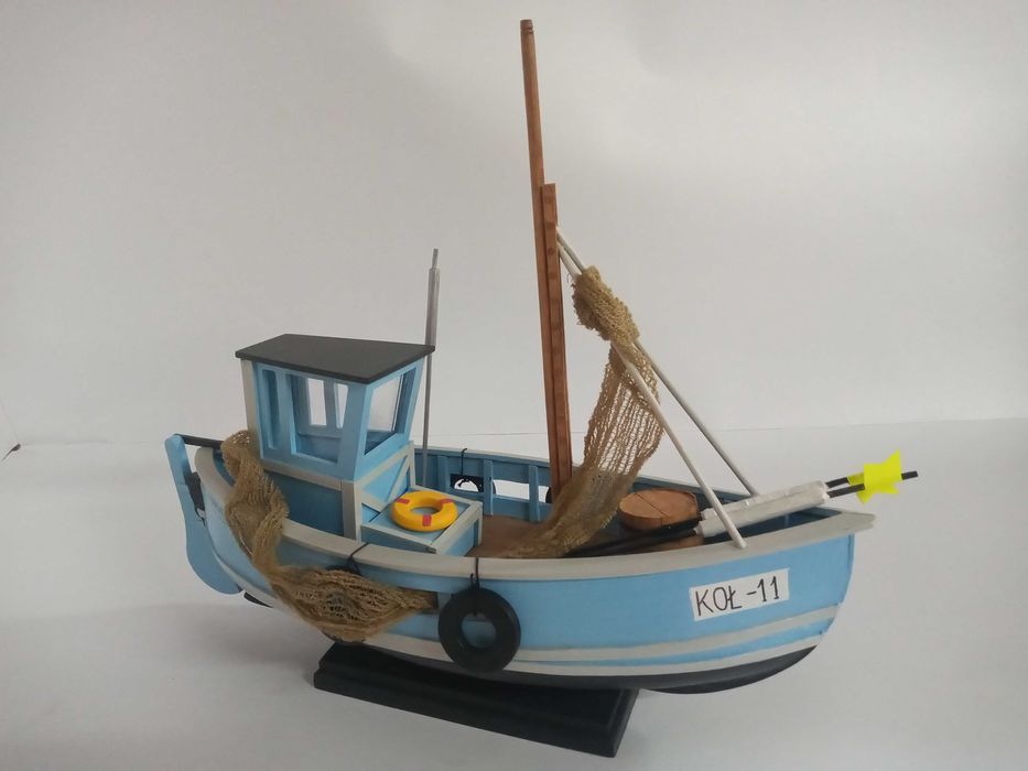 Model kutra kuter rybacki RĘKODZIEŁO drewno statek okręt PIĘKNY