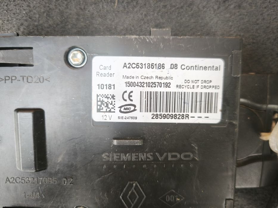 RENAULT Czytnik kart 2 karty F-vat