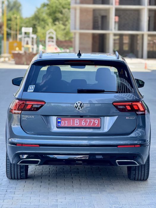 VW Tiguan R-Line