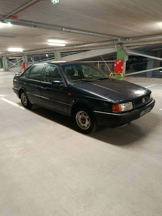 Sprzedam klasyka Volkswagen Passat B3 1.8 benzyna mały przebieg