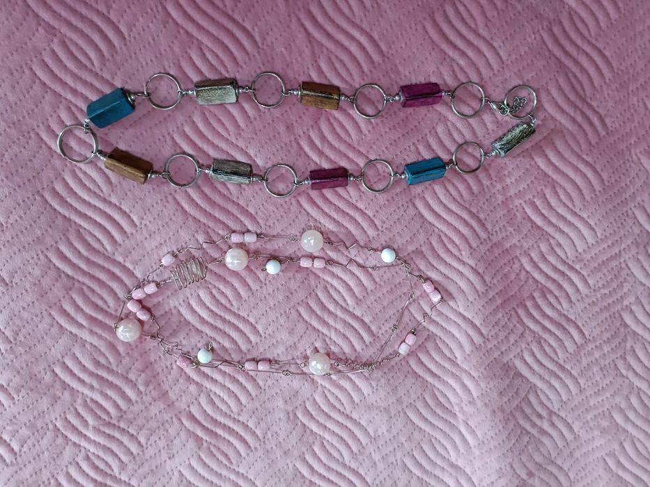 Conjunto de colares e brincos