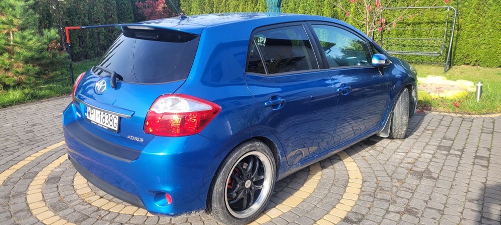 Auris 1.6 prestige club sport