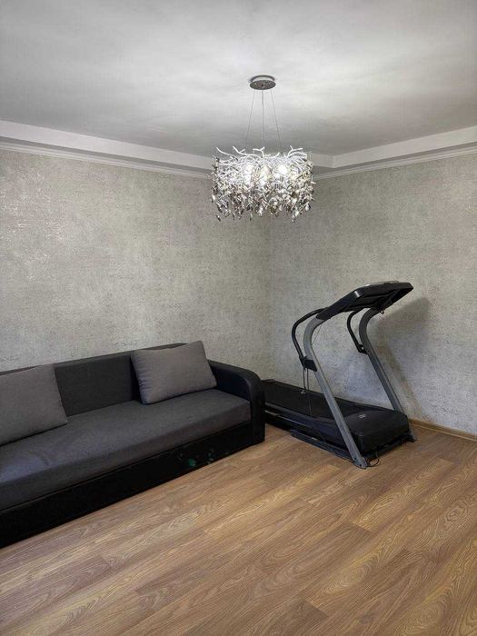 Продам квартиру 80 м2 з євроремонтом в центрі Бородянки