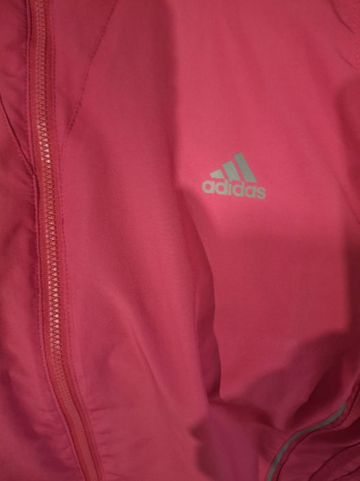 Malinowo różowa kurtka Adidas