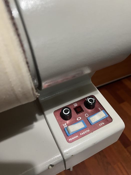 Прасувальний валик Ромашка - професійна прасувальна машина