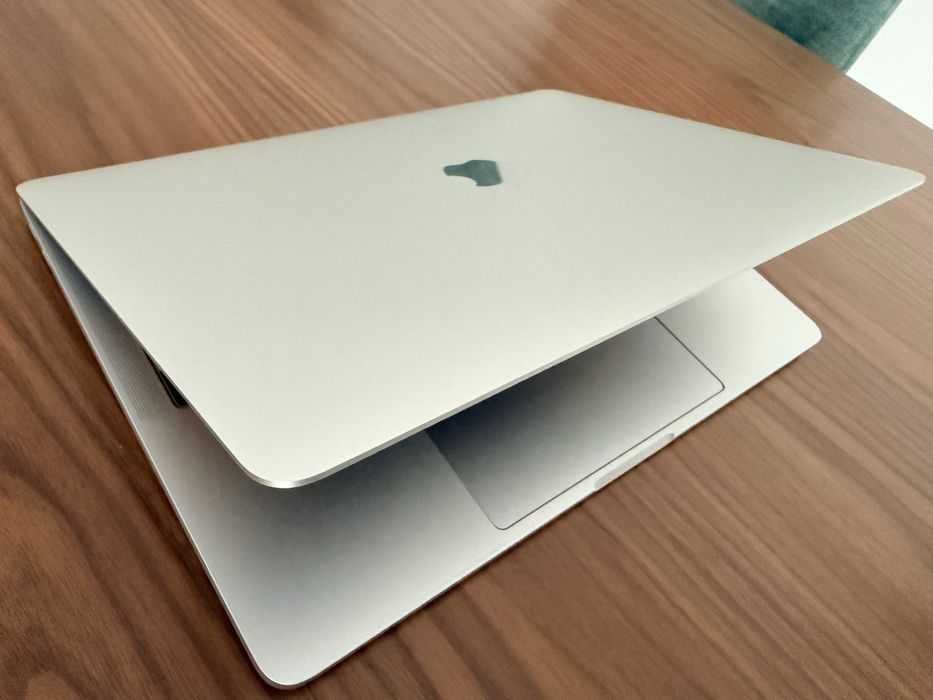 MacBook Pro 13” Retina (2017) | i5 | 8GB | SSD 128GB | Caixa Completa