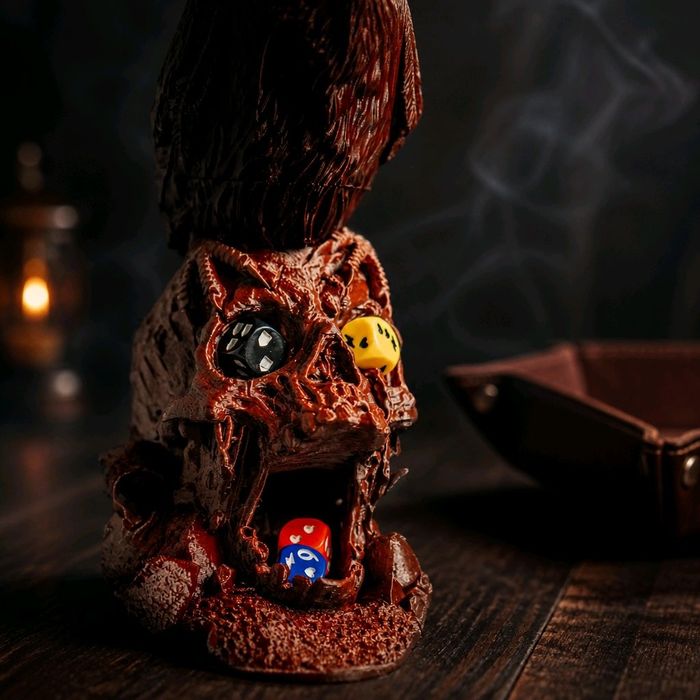 Wieża do kości Kruczy Król zgodna z D&D Pathfinder Warhamm.