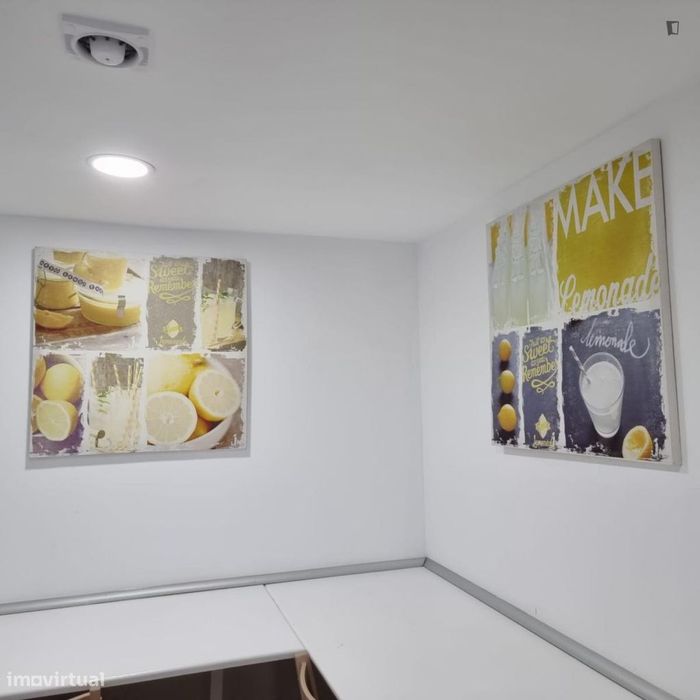 Quarto - localizado em Picoas Lisbon