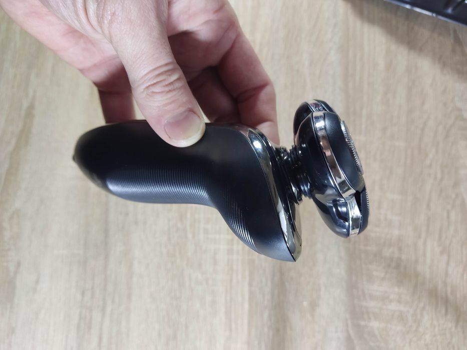 Акумуляторна електробритва GEMEI GM-7719 водонепроникна 4640