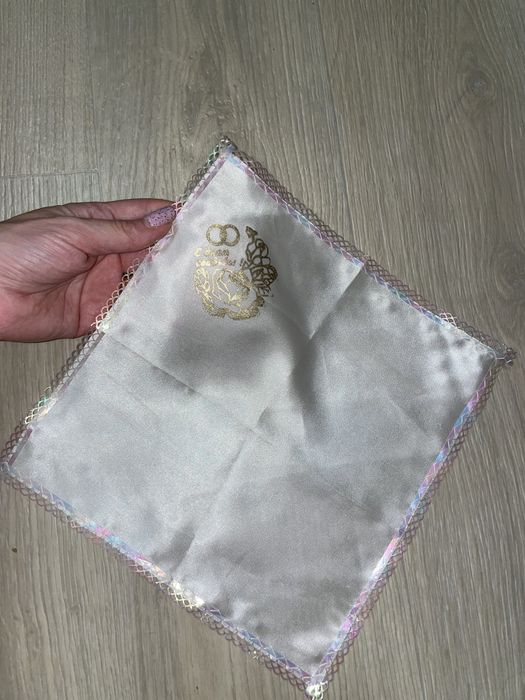 Весільні рукавички через палець, Салфетка для обручок
