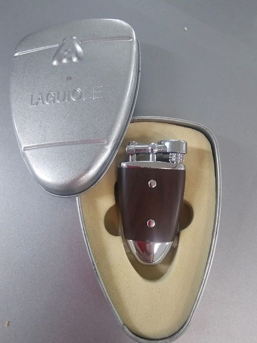 Isqueiros vários novos