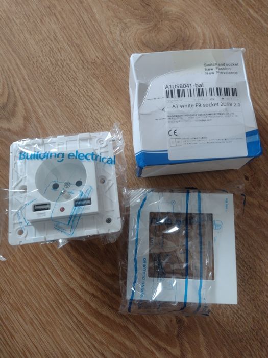 Gniazdko elektryczne z ładowaniem usb switch and socket