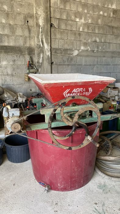 Reladora de uvas  com motor